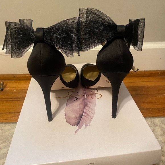 Jessica Simpson Heels with bow with the original box. - Picture 7 of 11